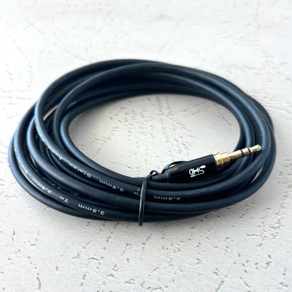 Aux Cable - Auxiliary Cable - Stereo Speaker Cable - 9 Foot - Black - Picture 1 of 1
